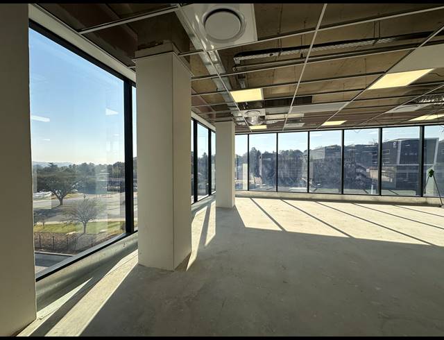 285M² OFFICE TO LET IN GLENADRIENNE